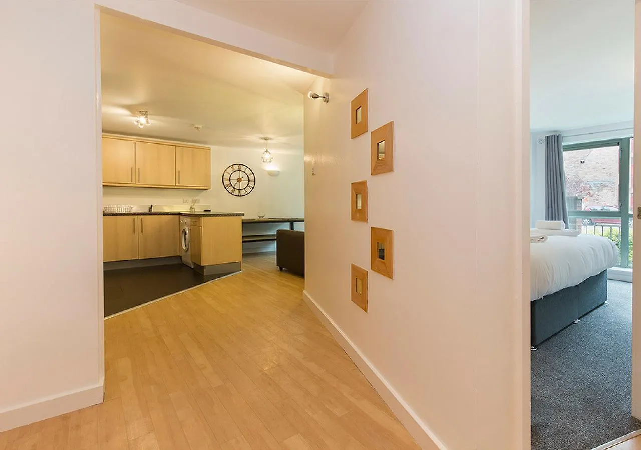 Raleigh Square - 2Br Ground-Floor Apartment In Nottingham Birleşik Krallık